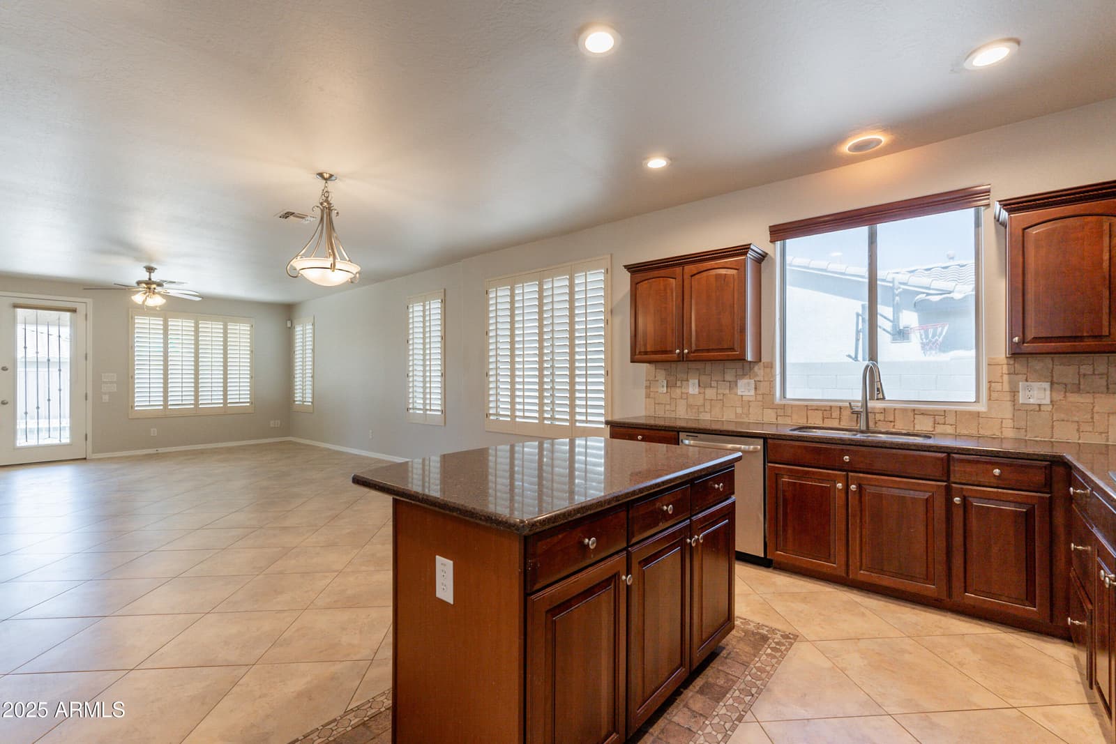 3173 E CANYON Way, Chandler, AZ 85249 — photo 12 of 64
