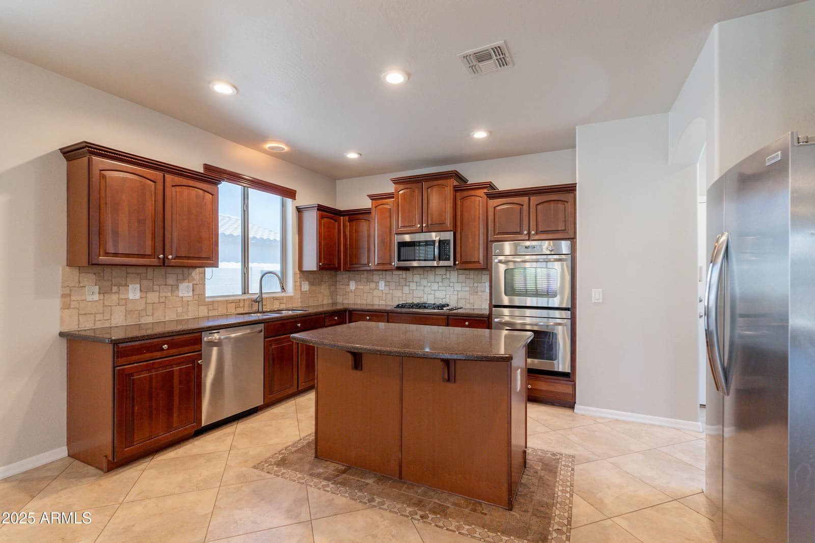 3173 E CANYON Way, Chandler, AZ 85249 — photo 10 of 64