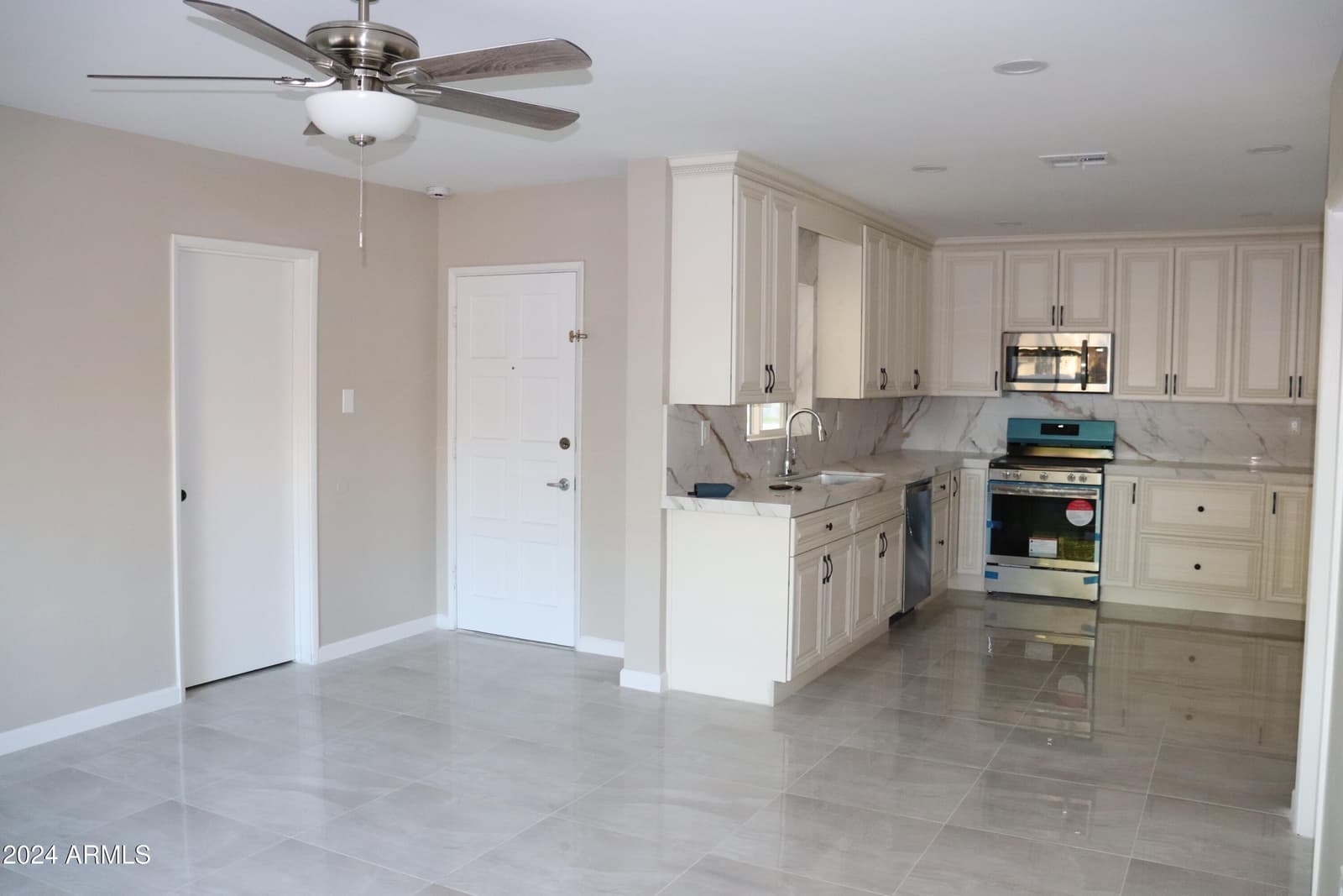 6702 E ALMERIA Road, Scottsdale, AZ 85257 — photo 4 of 23