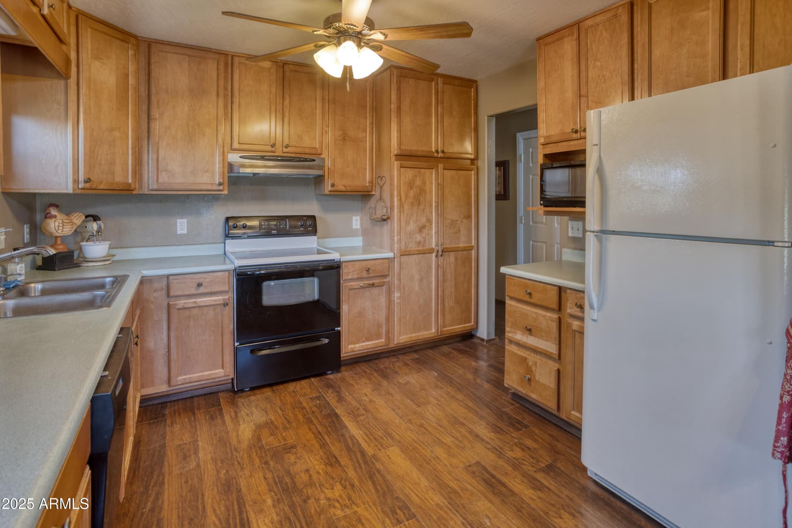 5449 HERD Street, Pinedale, AZ 85934 — photo 10 of 29