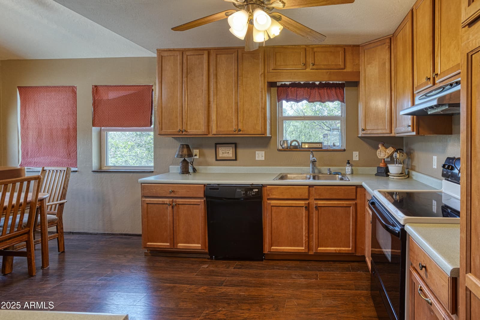 5449 HERD Street, Pinedale, AZ 85934 — photo 11 of 29