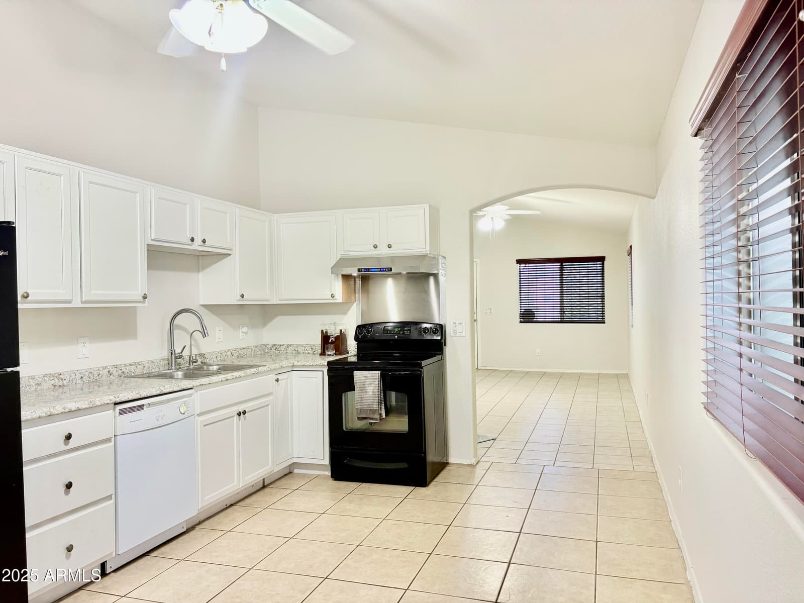 730 W OCOTILLO Street, Casa Grande, AZ 85122 — photo 7 of 15