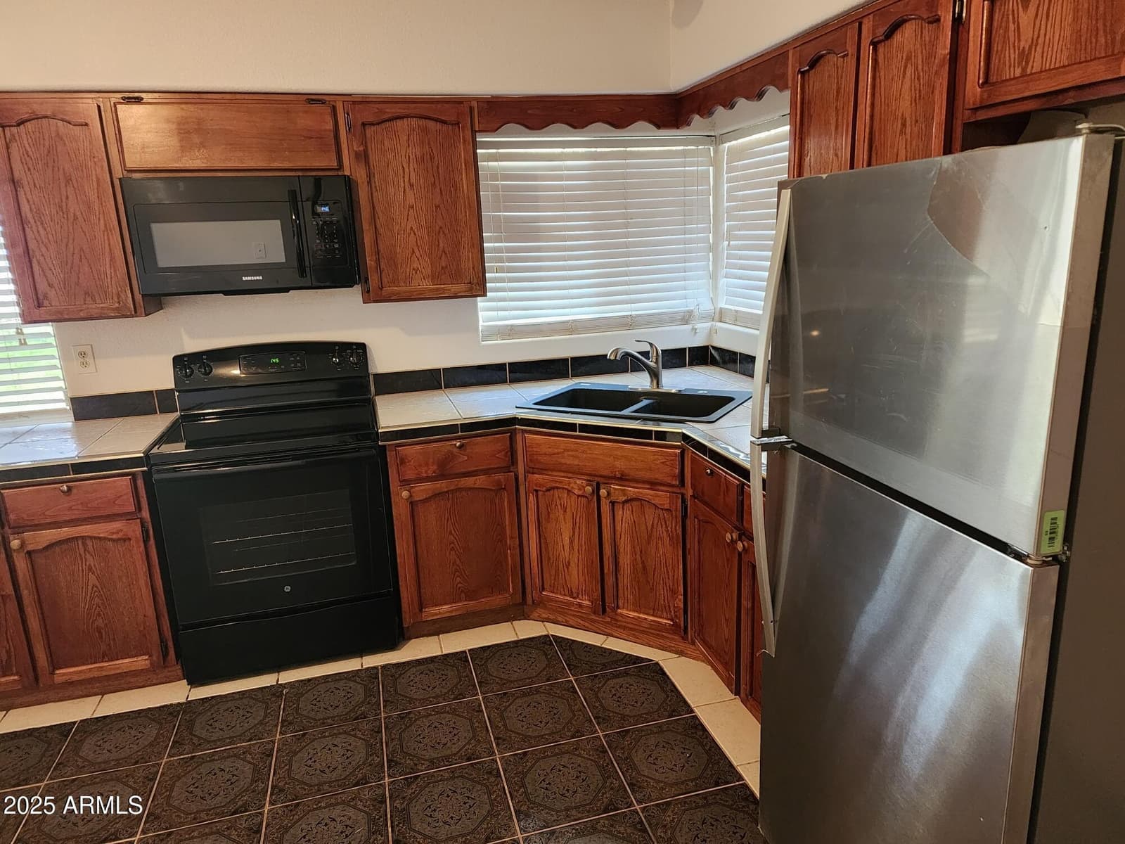802 N ALZORA Way, Tolleson, AZ 85353 — photo 8 of 34