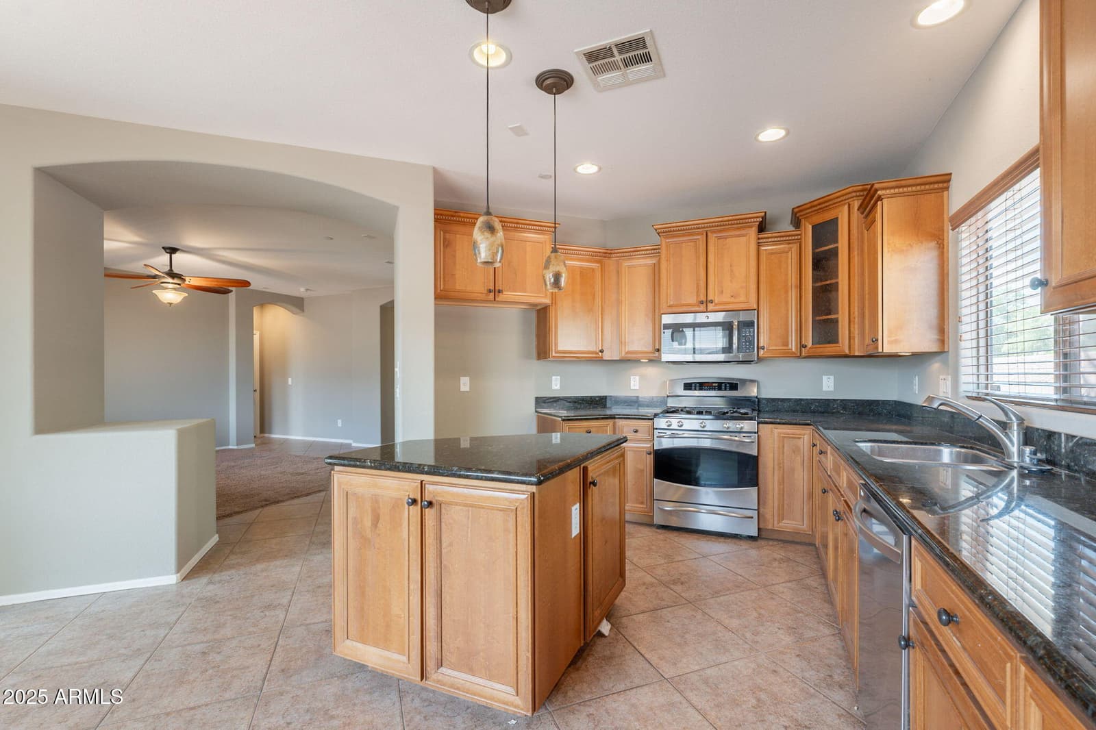 13820 W CHEERY LYNN Road, Avondale, AZ 85392 — photo 3 of 28