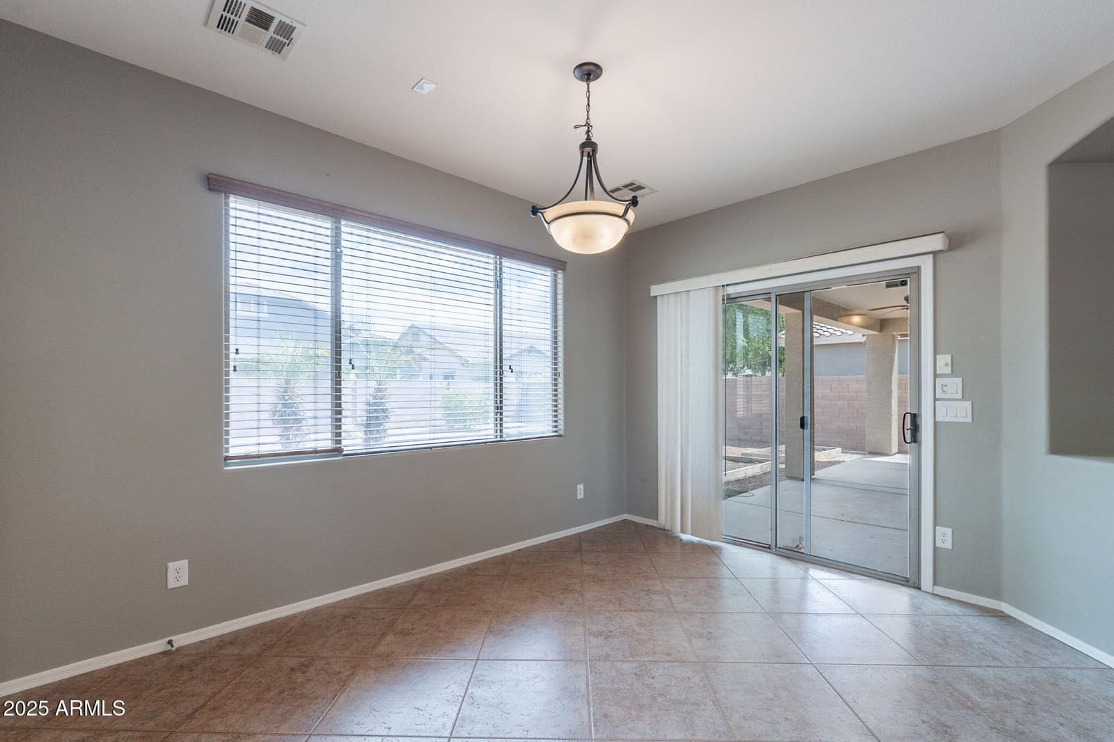 13820 W CHEERY LYNN Road, Avondale, AZ 85392 — photo 9 of 28