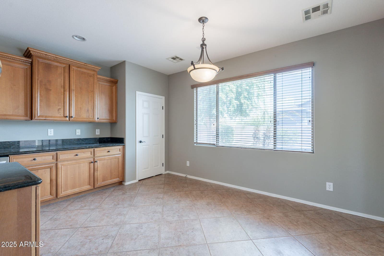 13820 W CHEERY LYNN Road, Avondale, AZ 85392 — photo 11 of 28