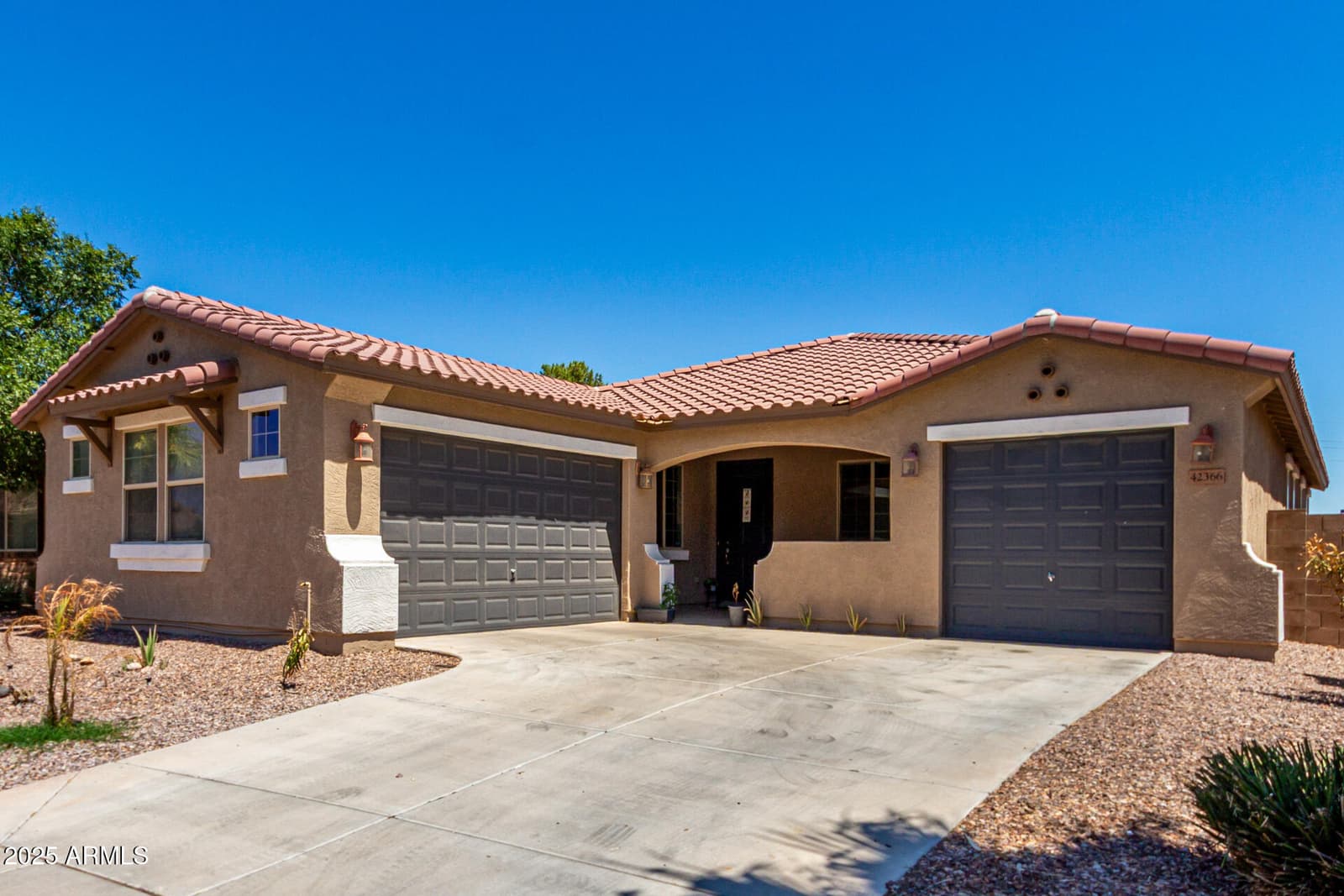 42366 W CHIMAYO Drive, Maricopa, AZ 85138 — photo 2 of 48