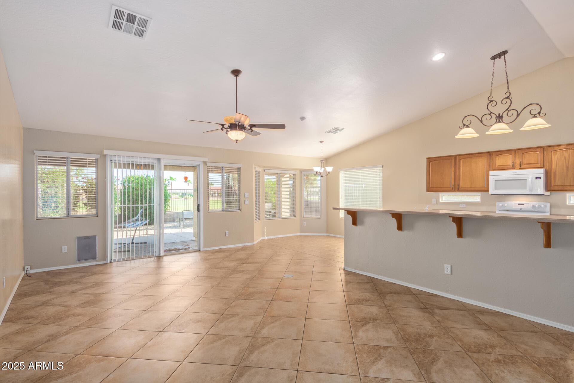 2384 E ANTIGUA Drive, Casa Grande, AZ 85194 — photo 6 of 39