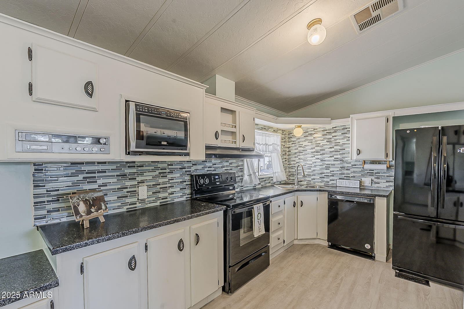 834 S MERIDIAN Road 118, Apache Junction, AZ 85120 — photo 4 of 50