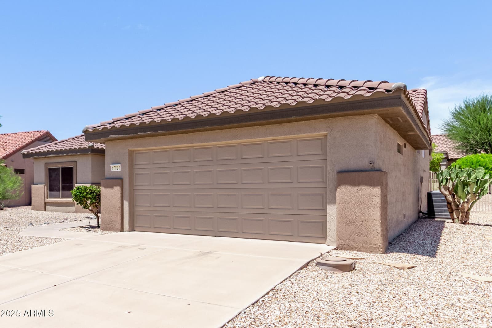 15890 W AUTUMN SAGE Drive, Surprise, AZ 85374 — photo 5 of 32