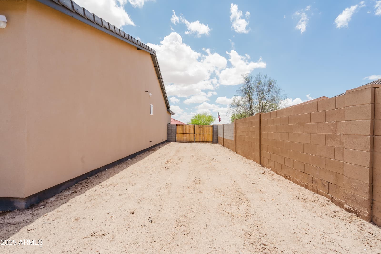 9080 W SAN LAZARO Drive, Arizona City, AZ 85123 — photo 6 of 27