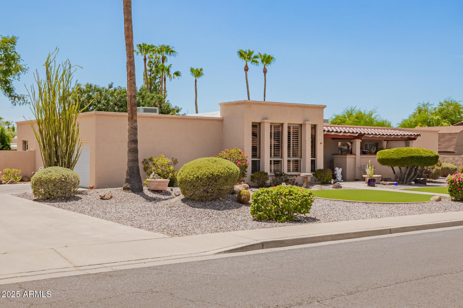 5411 E Acoma Drive, Scottsdale, AZ 85254 — photo 9 of 39