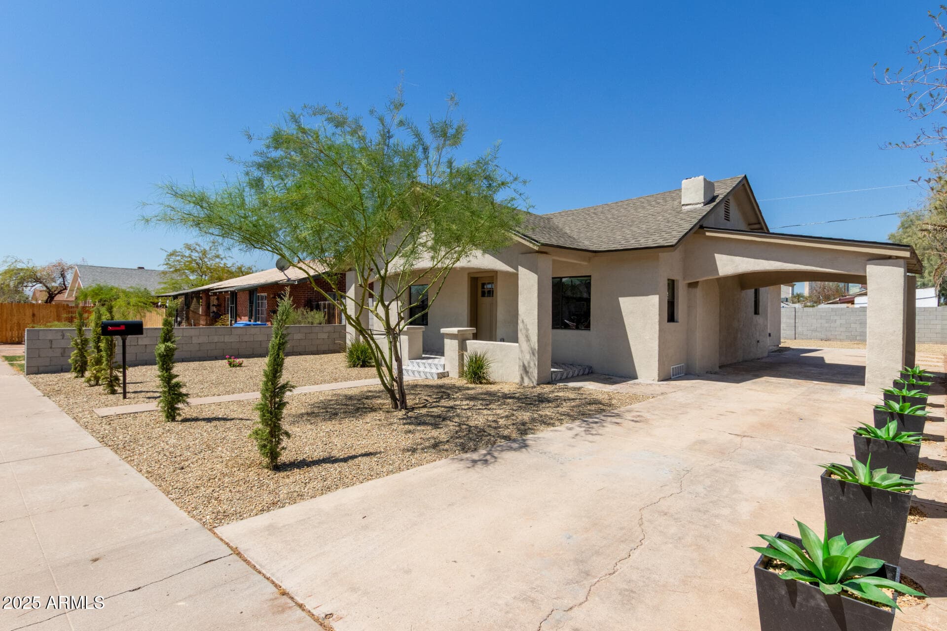 414 N 13TH Place, Phoenix, AZ 85006 — photo 3 of 32