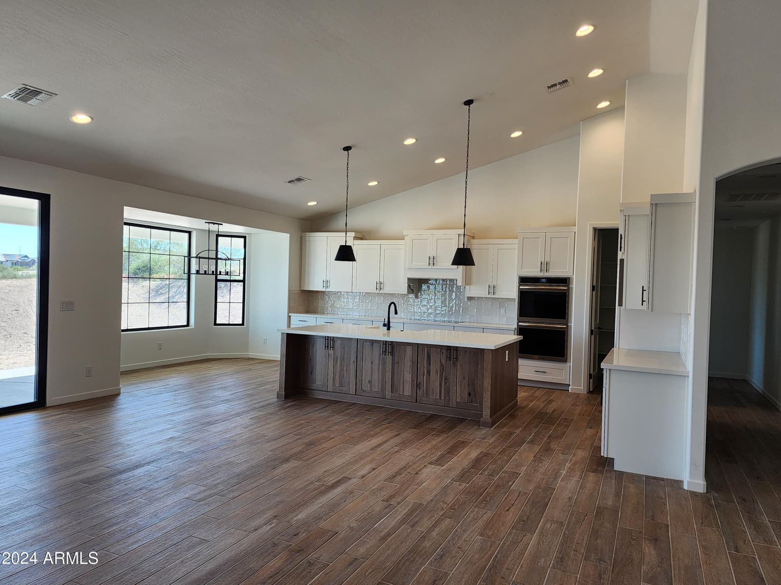 1635 W ARROWHEAD Lane, San Tan Valley, AZ 85144 — photo 12 of 27