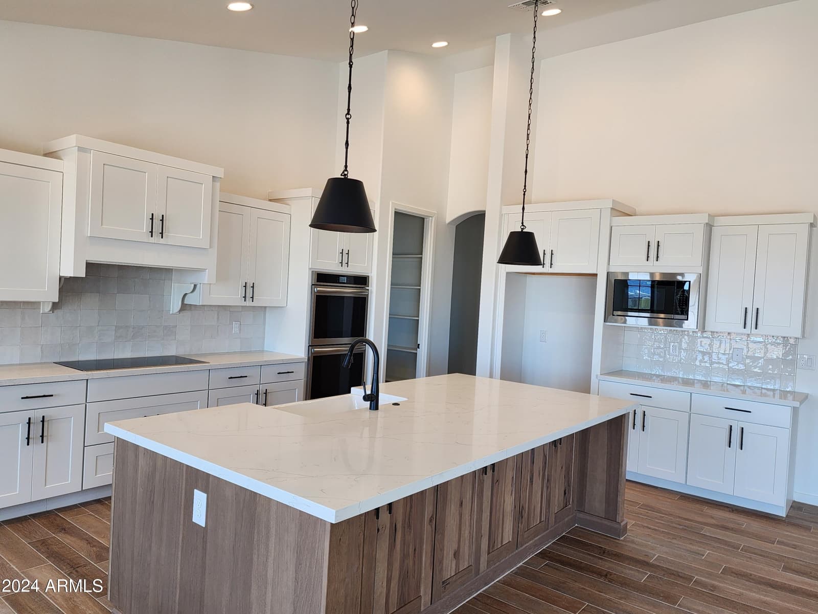 1635 W ARROWHEAD Lane, San Tan Valley, AZ 85144 — photo 13 of 27