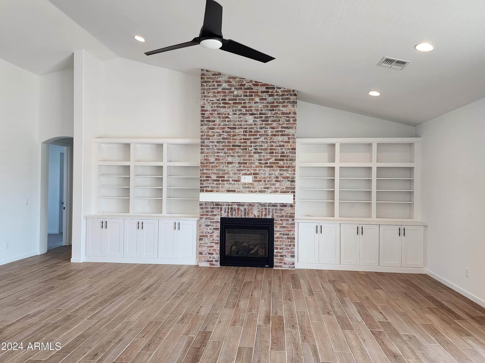 1635 W ARROWHEAD Lane, San Tan Valley, AZ 85144 — photo 16 of 27