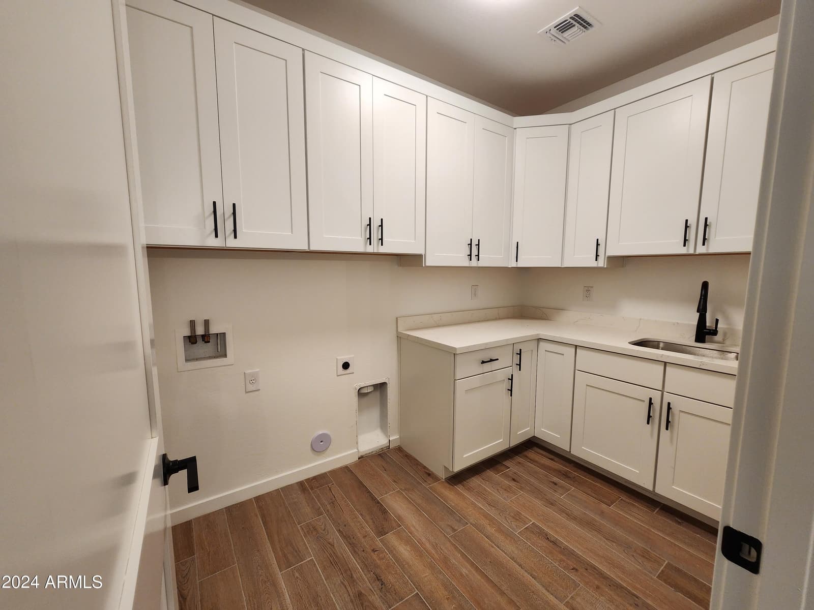 1635 W ARROWHEAD Lane, San Tan Valley, AZ 85144 — photo 17 of 27