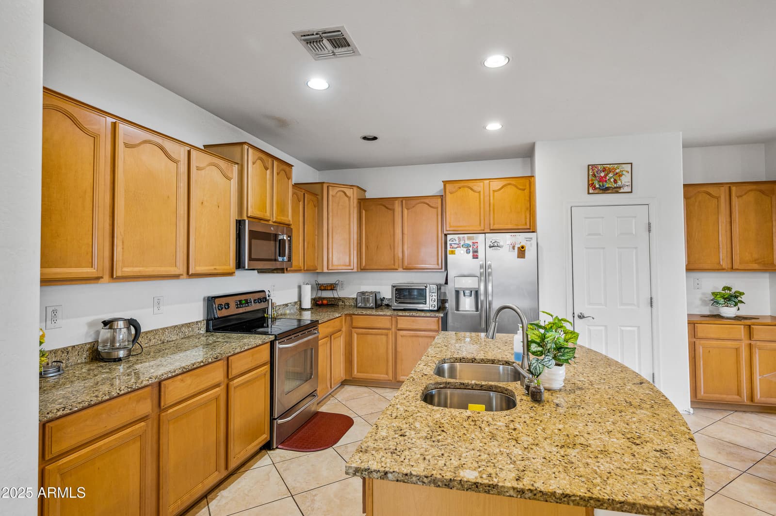 43579 W SANSOM Drive, Maricopa, AZ 85138 — photo 7 of 44