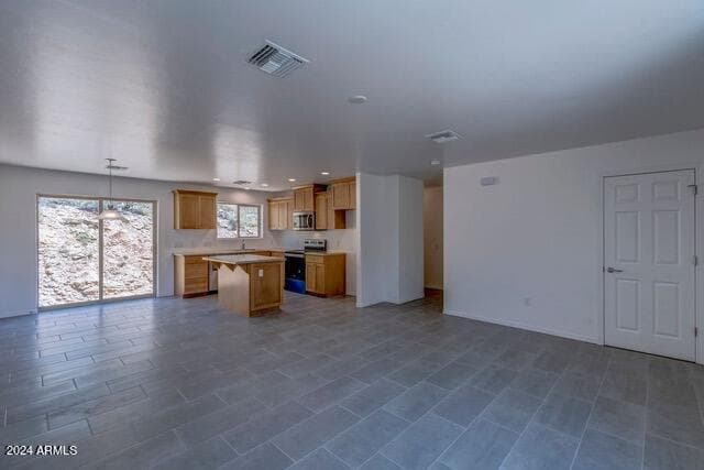 17847 W HUSKER Lane W, Marana, AZ 85653 — photo 3 of 20