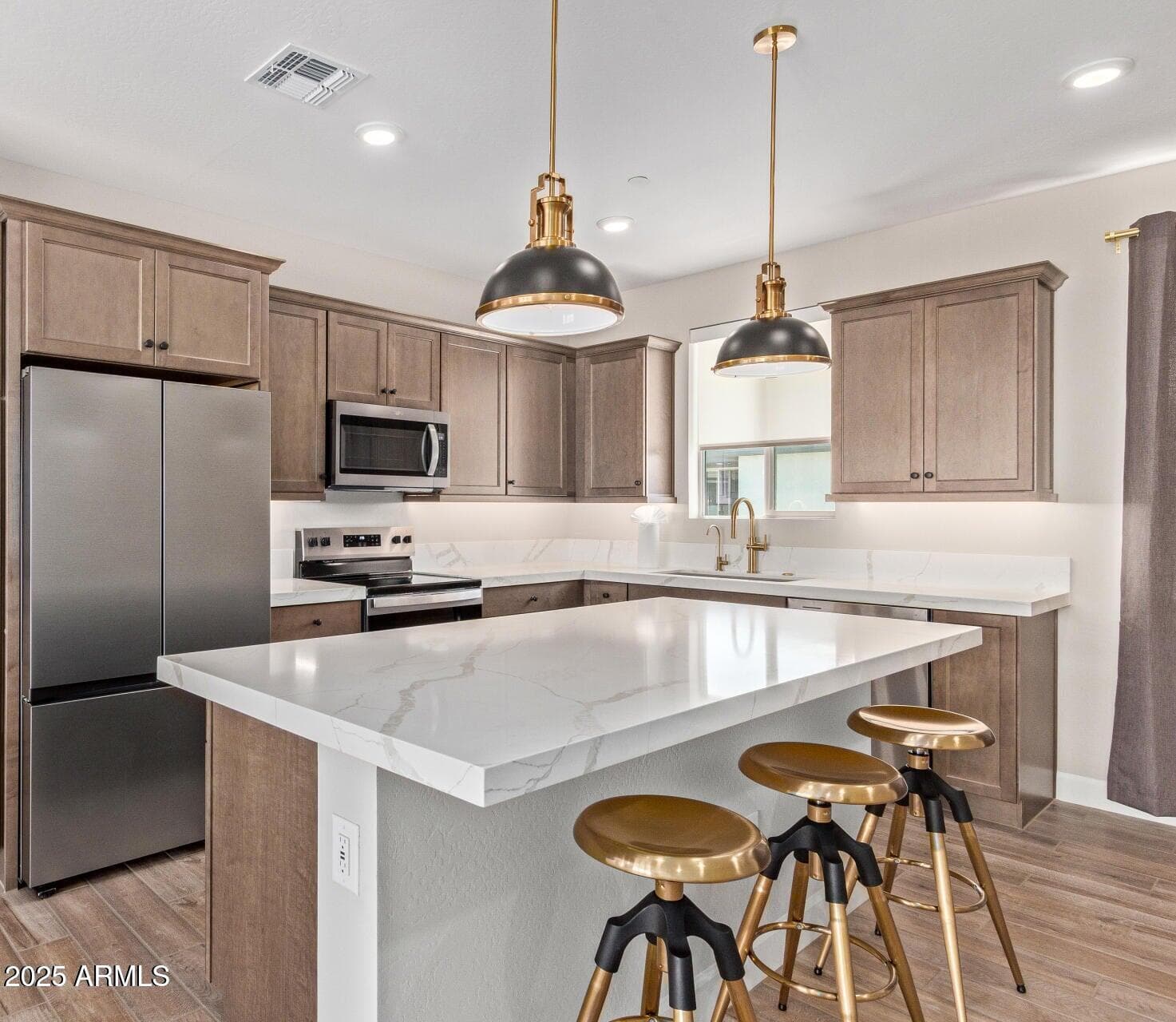 2121 W SONORAN DESERT Drive W 107, Phoenix, AZ 85085 — photo 5 of 37