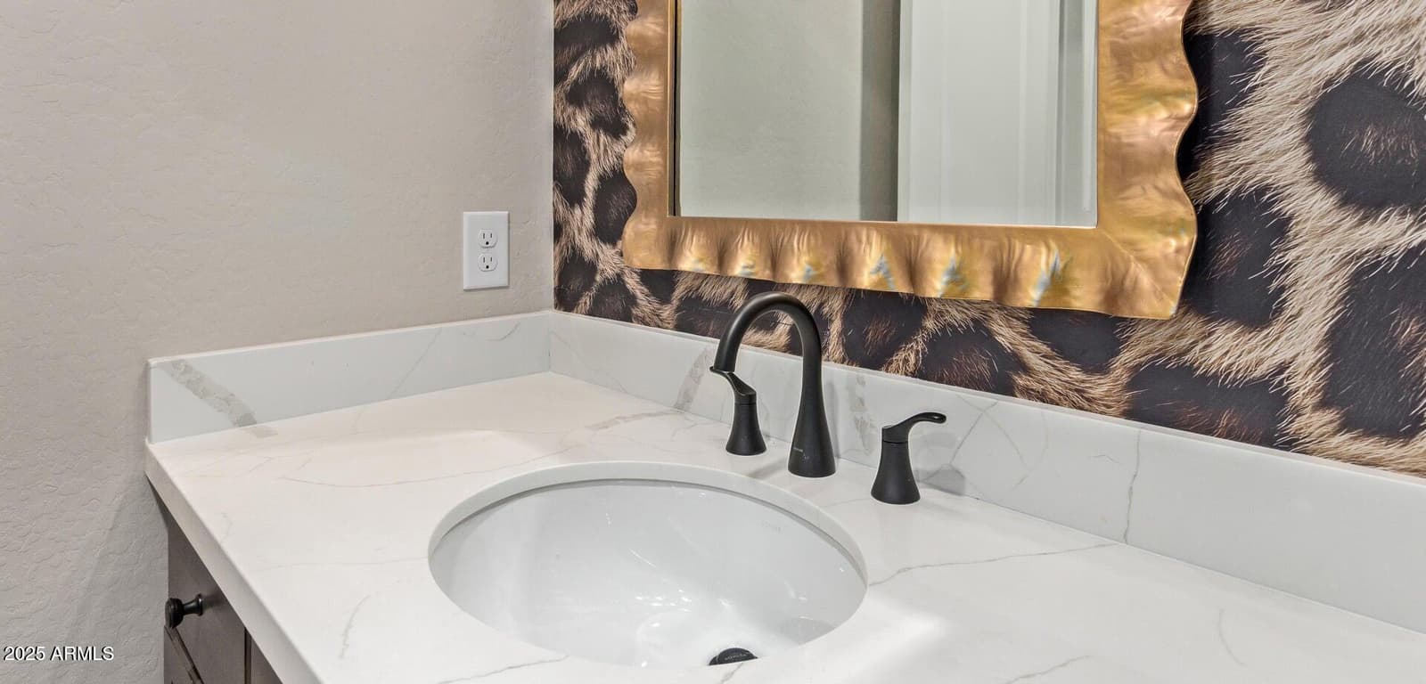 2121 W SONORAN DESERT Drive W 107, Phoenix, AZ 85085 — photo 24 of 37