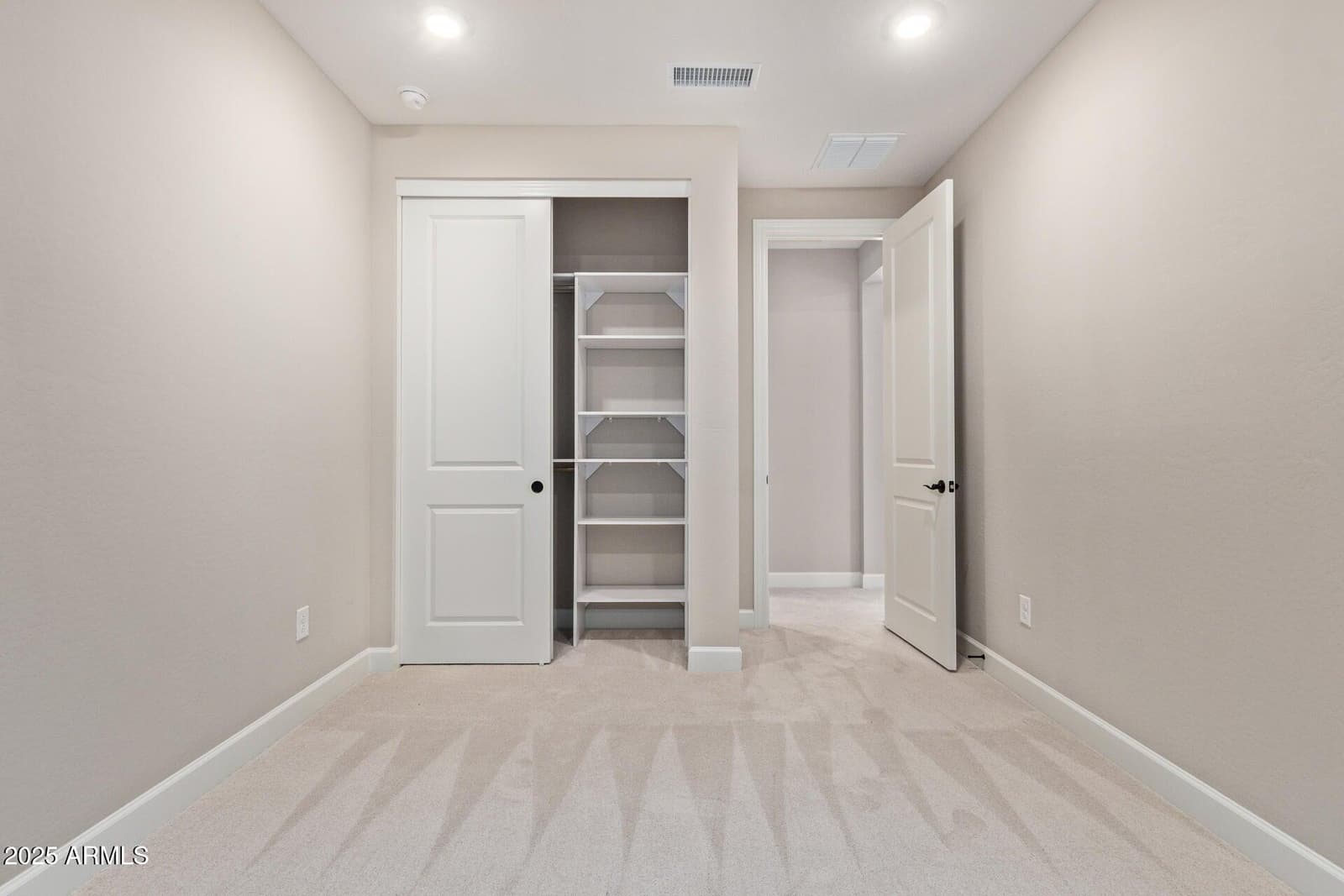 2121 W SONORAN DESERT Drive W 107, Phoenix, AZ 85085 — photo 22 of 37