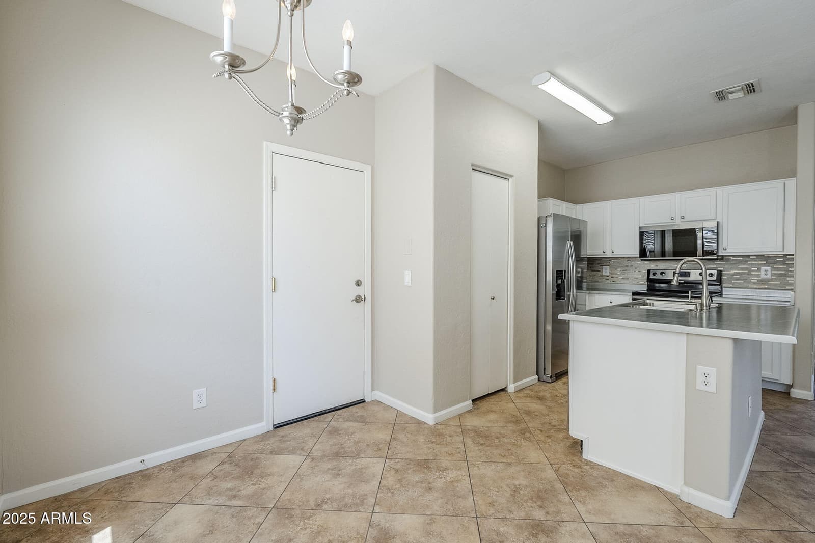 3024 S 101ST Avenue, Tolleson, AZ 85353 — photo 13 of 45