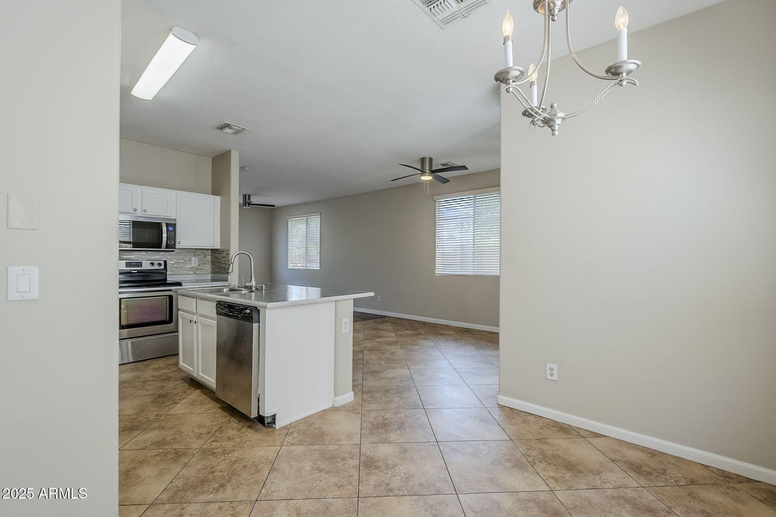 3024 S 101ST Avenue, Tolleson, AZ 85353 — photo 14 of 45
