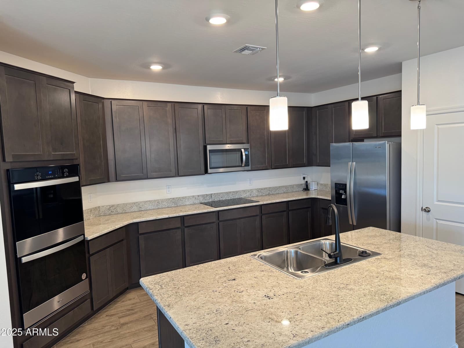 2534 W CHANUTE Pass, Phoenix, AZ 85041 — photo 5 of 25