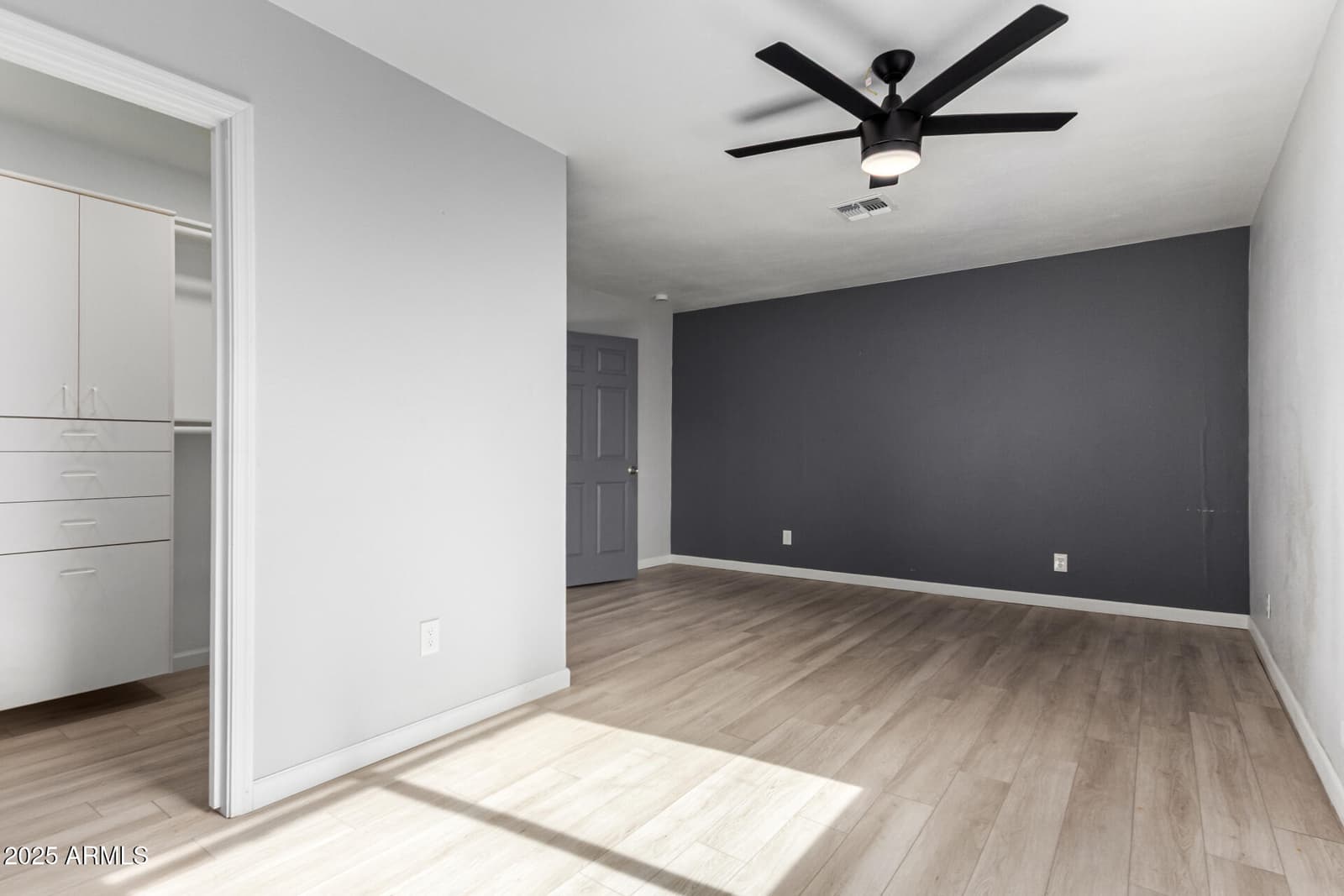 3336 E EARLL Drive, Phoenix, AZ 85018 — photo 16 of 38
