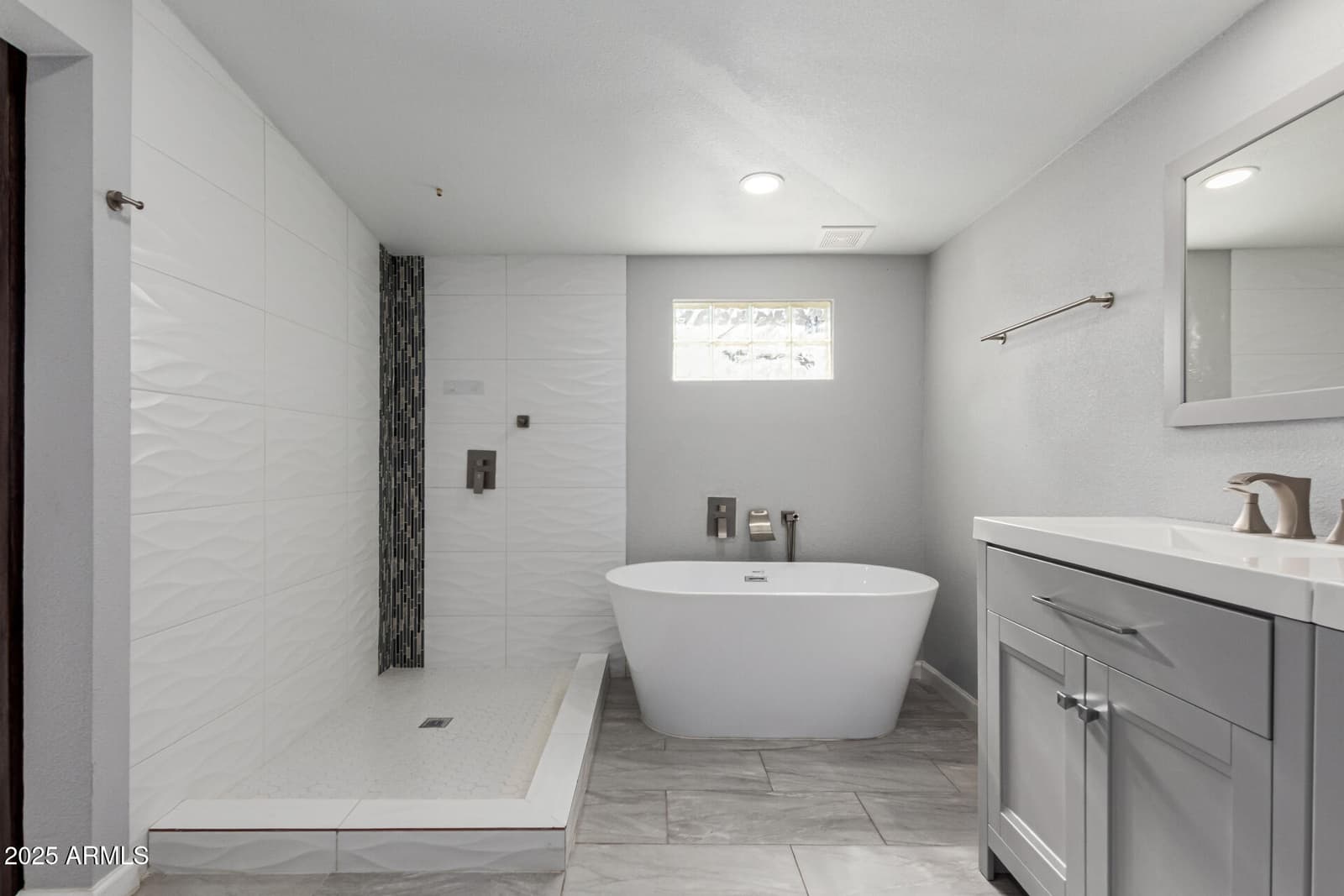 3336 E EARLL Drive, Phoenix, AZ 85018 — photo 18 of 38