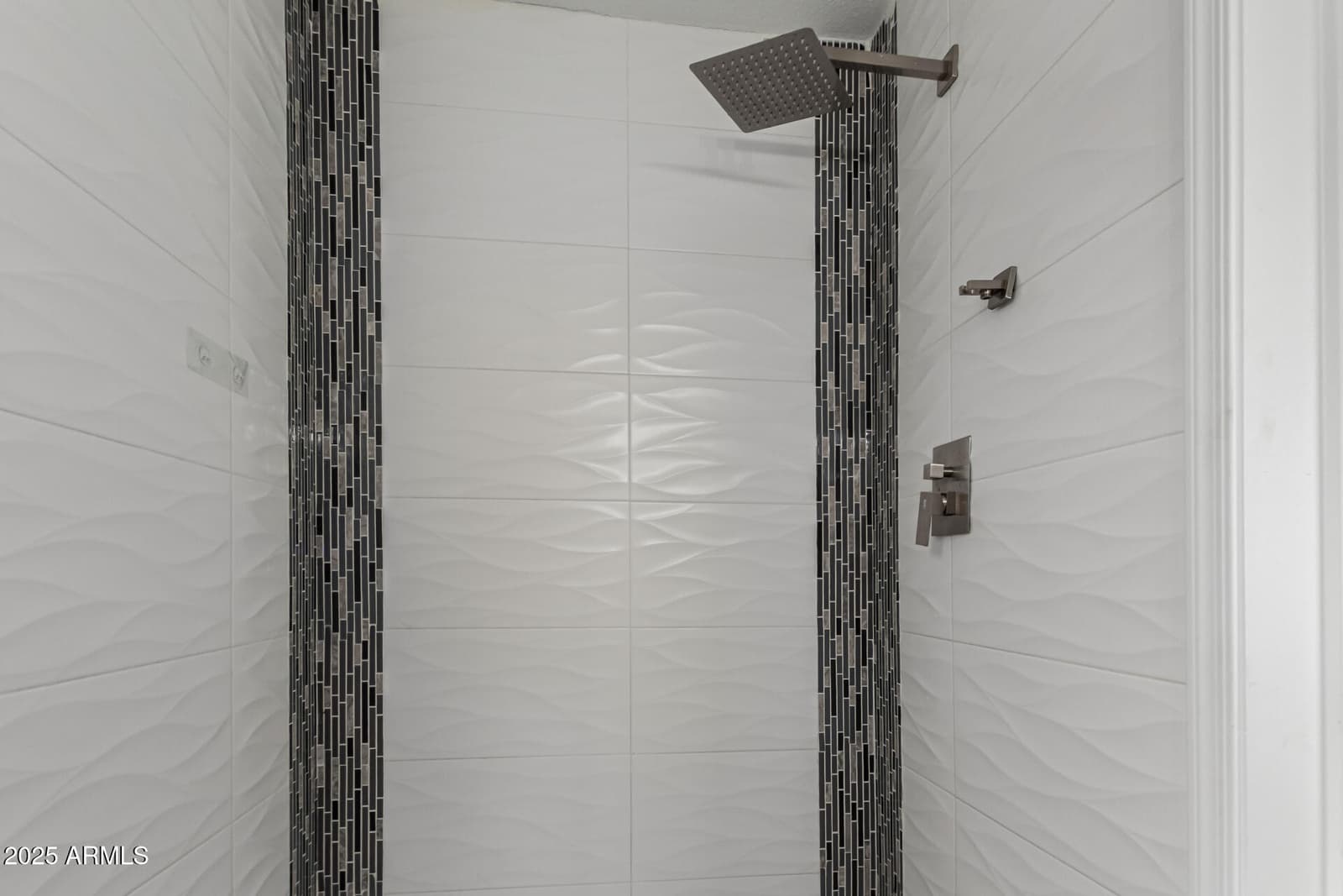 3336 E EARLL Drive, Phoenix, AZ 85018 — photo 24 of 38