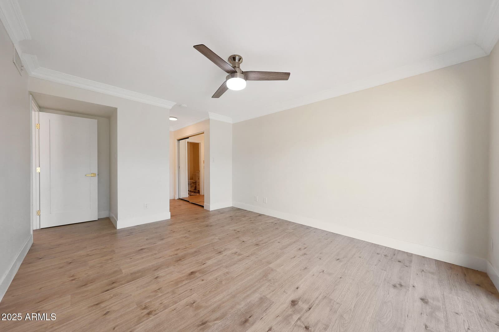 8238 E KEIM Drive, Scottsdale, AZ 85250 — photo 13 of 45