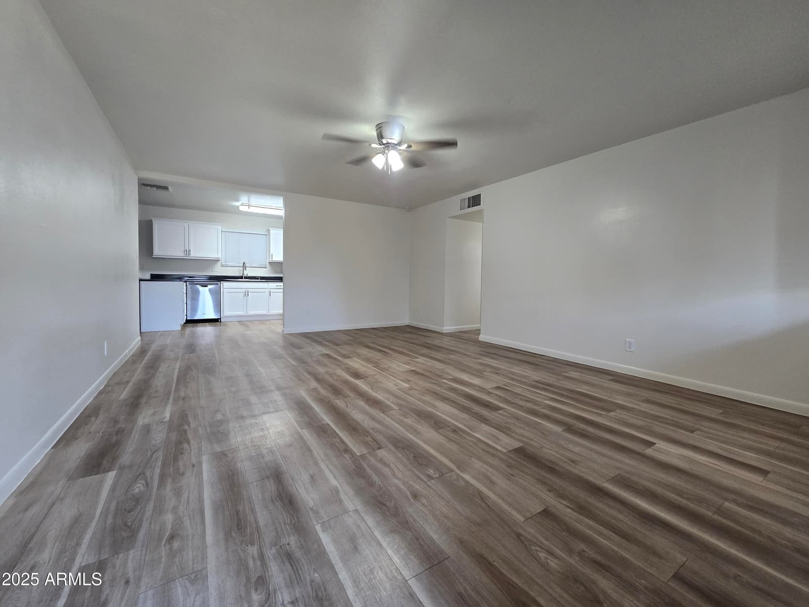 3207 W JOAN DE ARC Avenue, Phoenix, AZ 85029 — photo 3 of 24