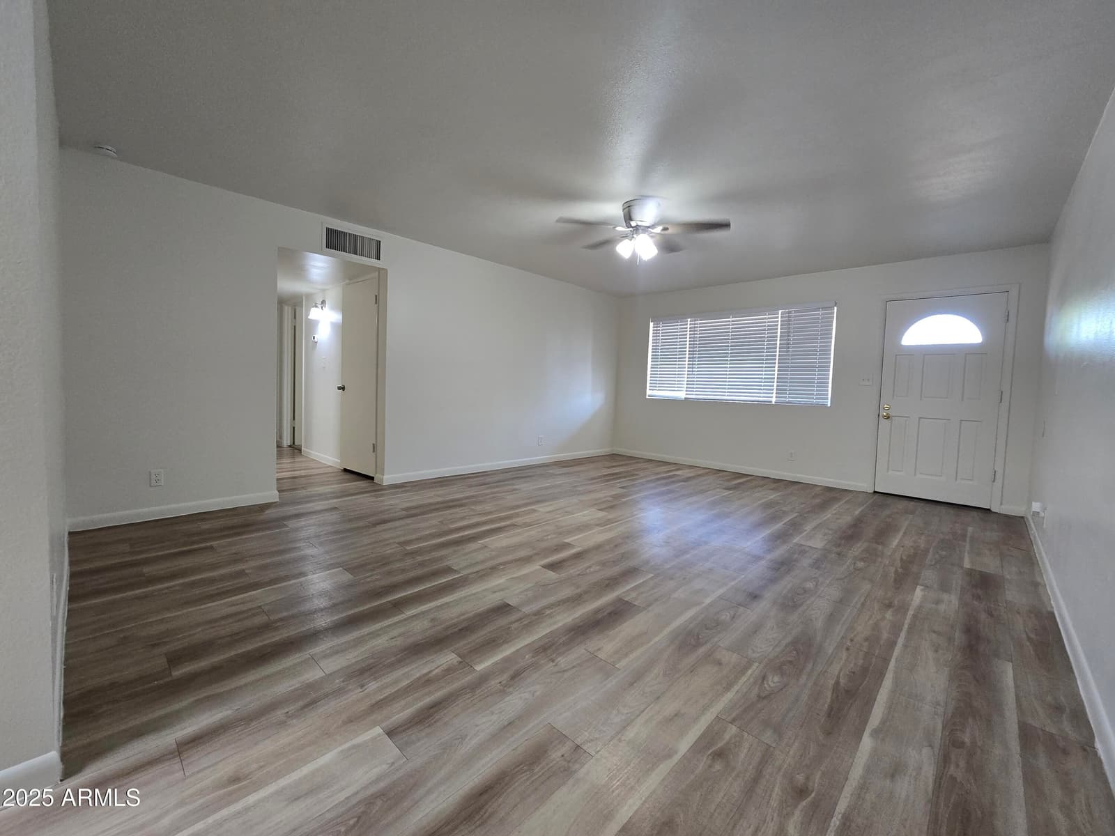 3207 W JOAN DE ARC Avenue, Phoenix, AZ 85029 — photo 4 of 24