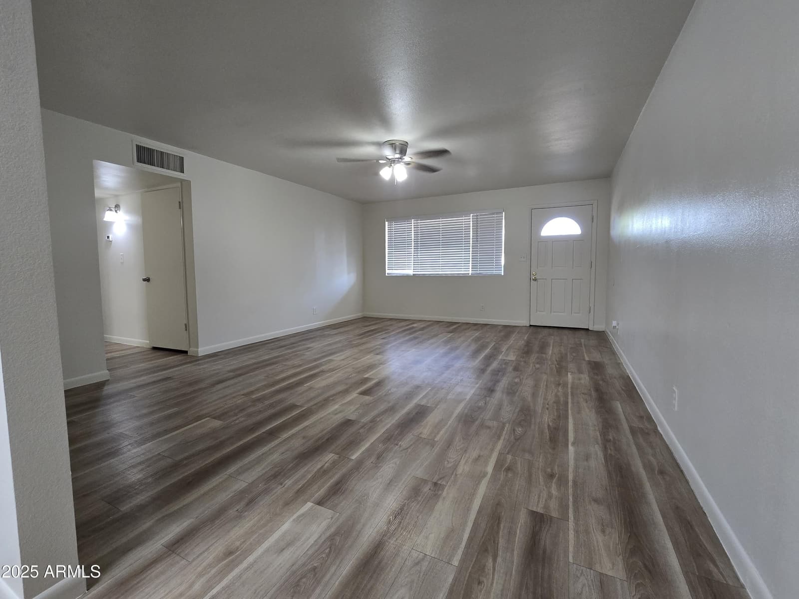 3207 W JOAN DE ARC Avenue, Phoenix, AZ 85029 — photo 5 of 24