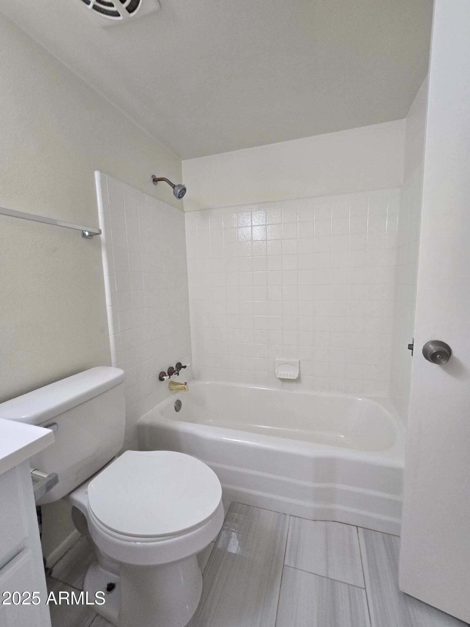 3207 W JOAN DE ARC Avenue, Phoenix, AZ 85029 — photo 13 of 24