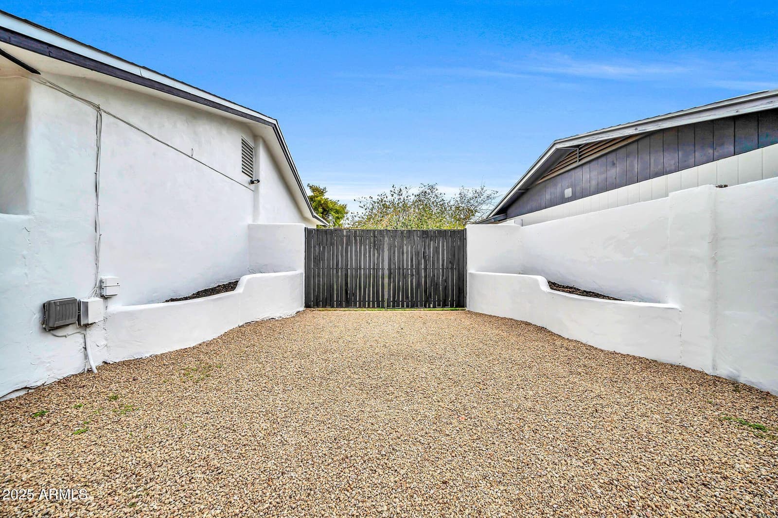 4301 E BLUEFIELD Avenue, Phoenix, AZ 85032 — photo 4 of 36