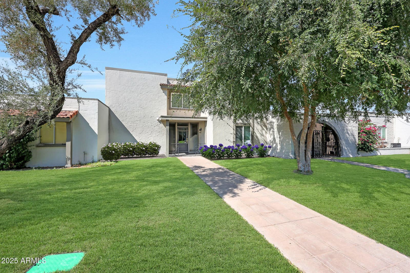 8238 E KEIM Drive, Scottsdale, AZ 85250 — photo 43 of 45