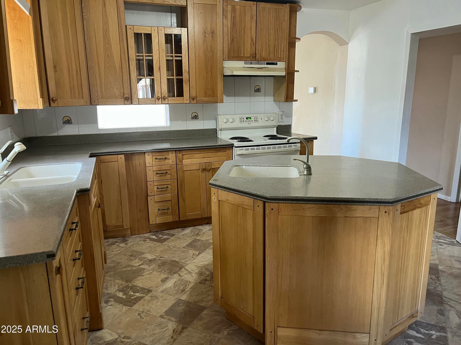 1324 E 6th Street, Douglas, AZ 85607 — photo 4 of 20