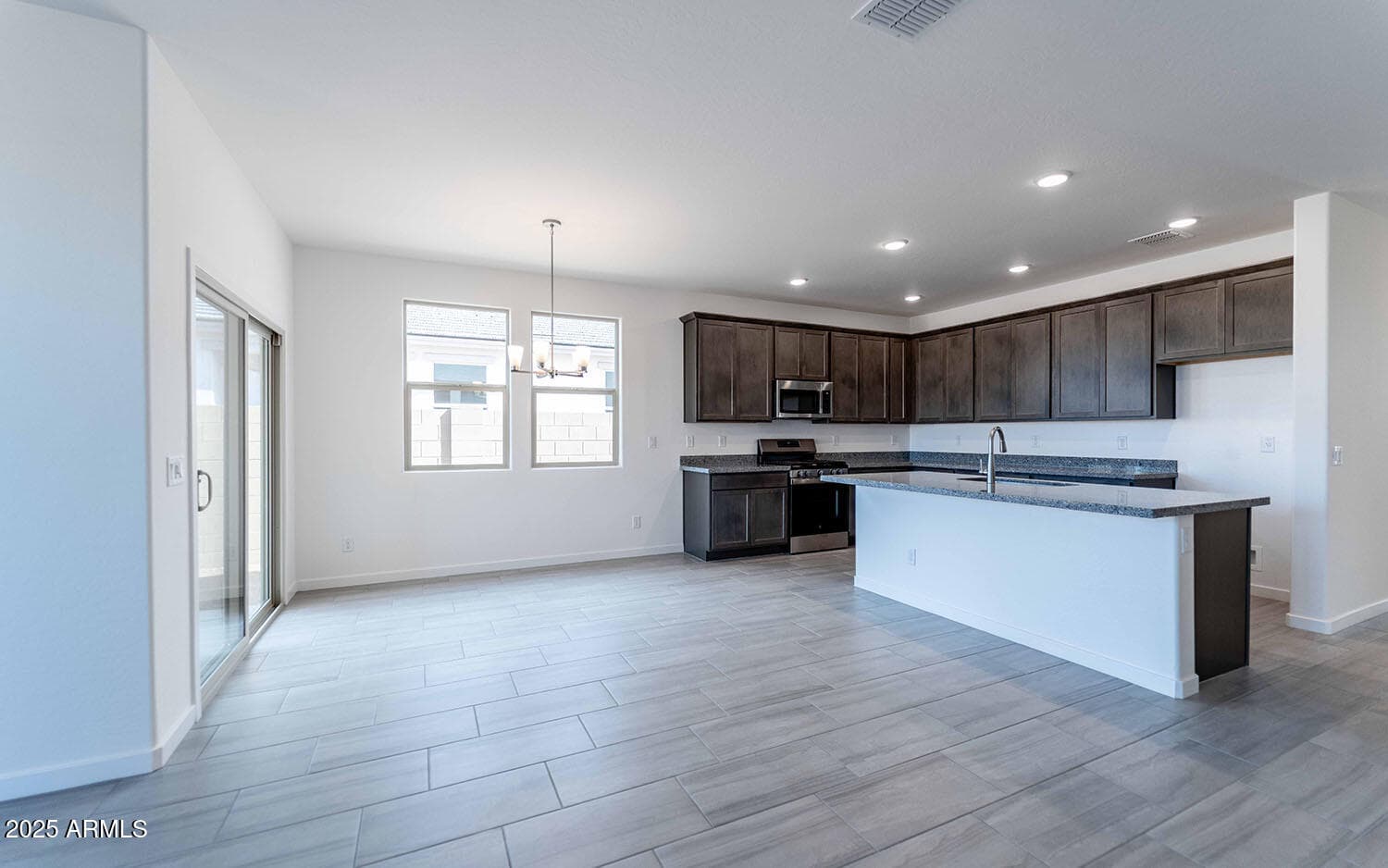 17595 N BOLERNO Drive, Maricopa, AZ 85138 — photo 6 of 31