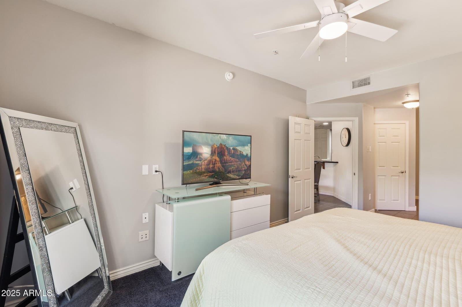 5350 E DEER VALLEY Drive 2408, Phoenix, AZ 85054 — photo 10 of 32