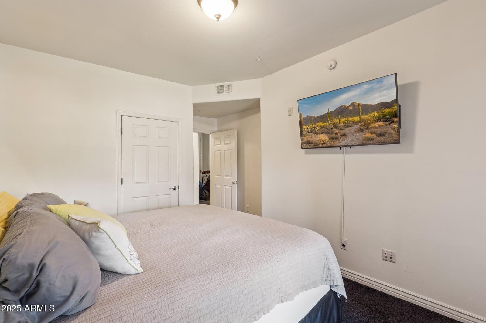 5350 E DEER VALLEY Drive 2408, Phoenix, AZ 85054 — photo 15 of 32
