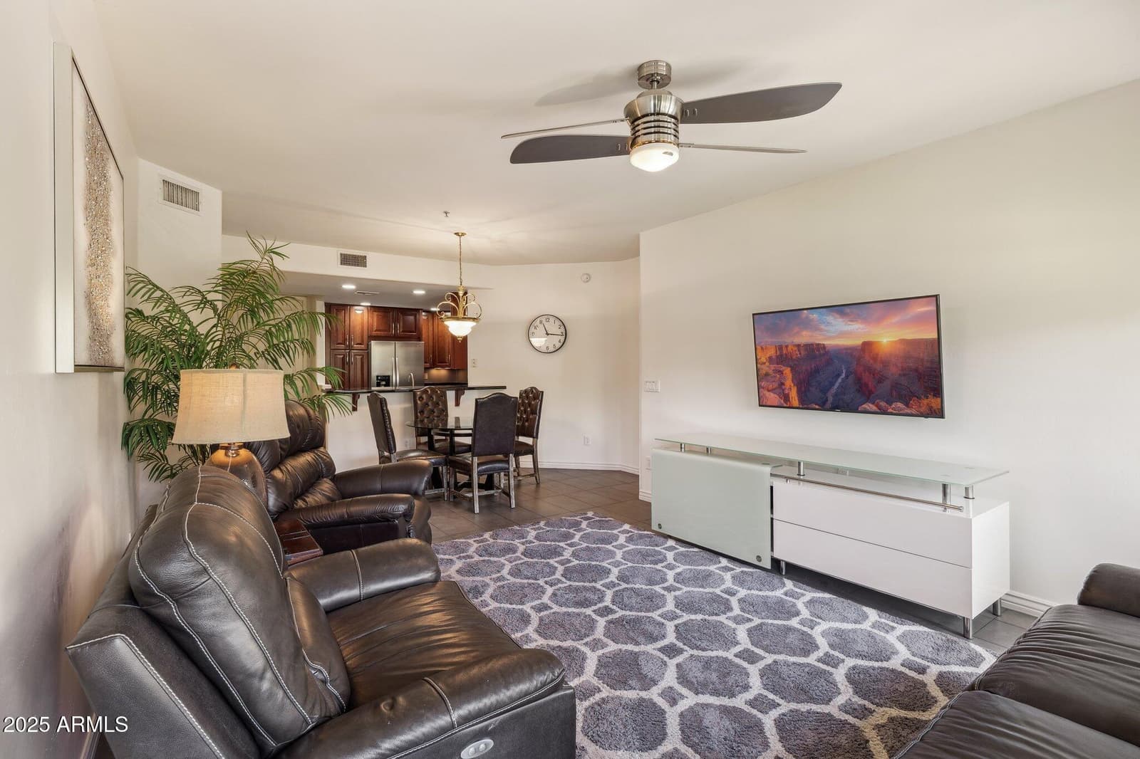 5350 E DEER VALLEY Drive 2408, Phoenix, AZ 85054 — photo 8 of 32