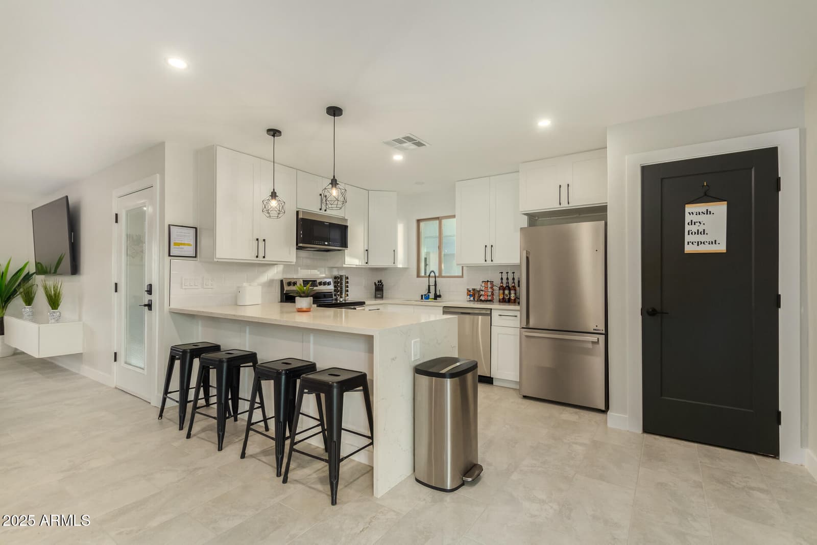 8225 E Crestwood Way, Scottsdale, AZ 85250 — photo 11 of 35