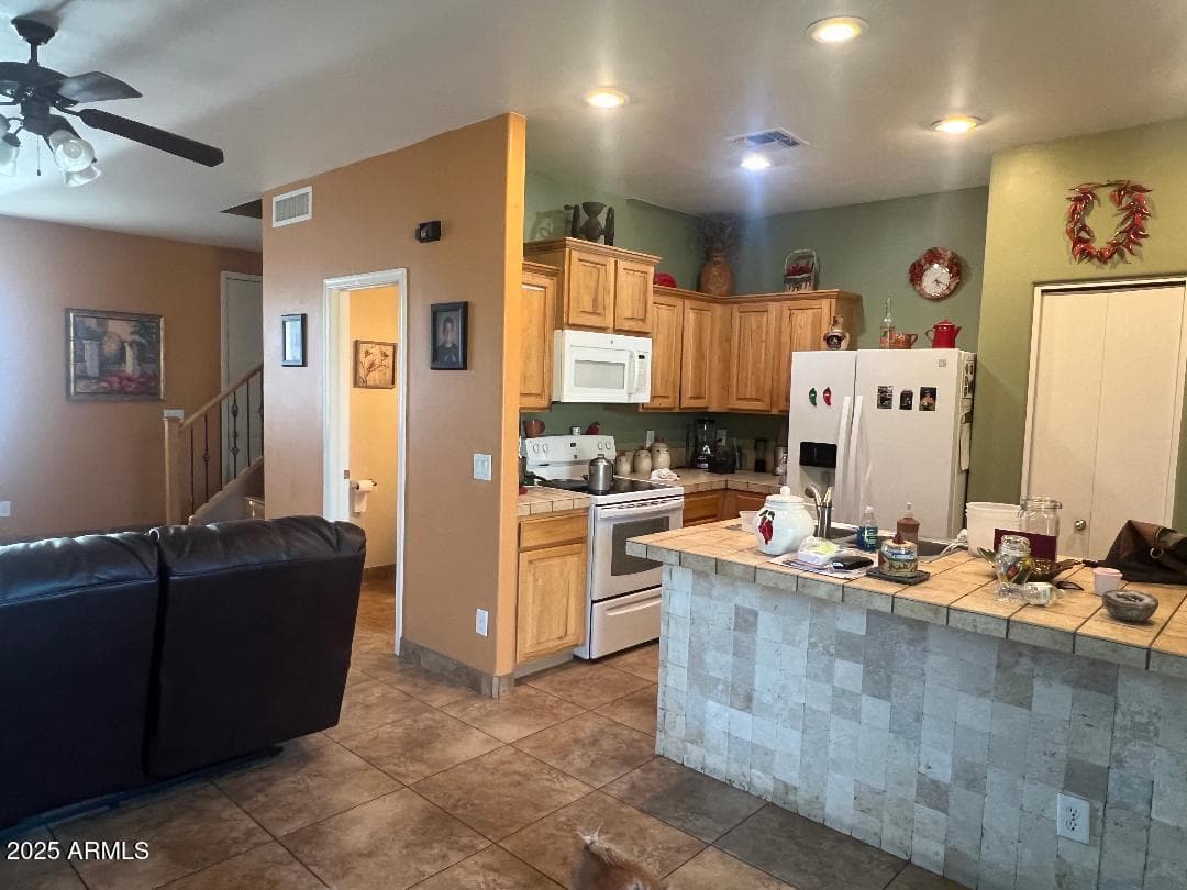 5129 S 15TH Place, Phoenix, AZ 85040 — photo 4 of 7