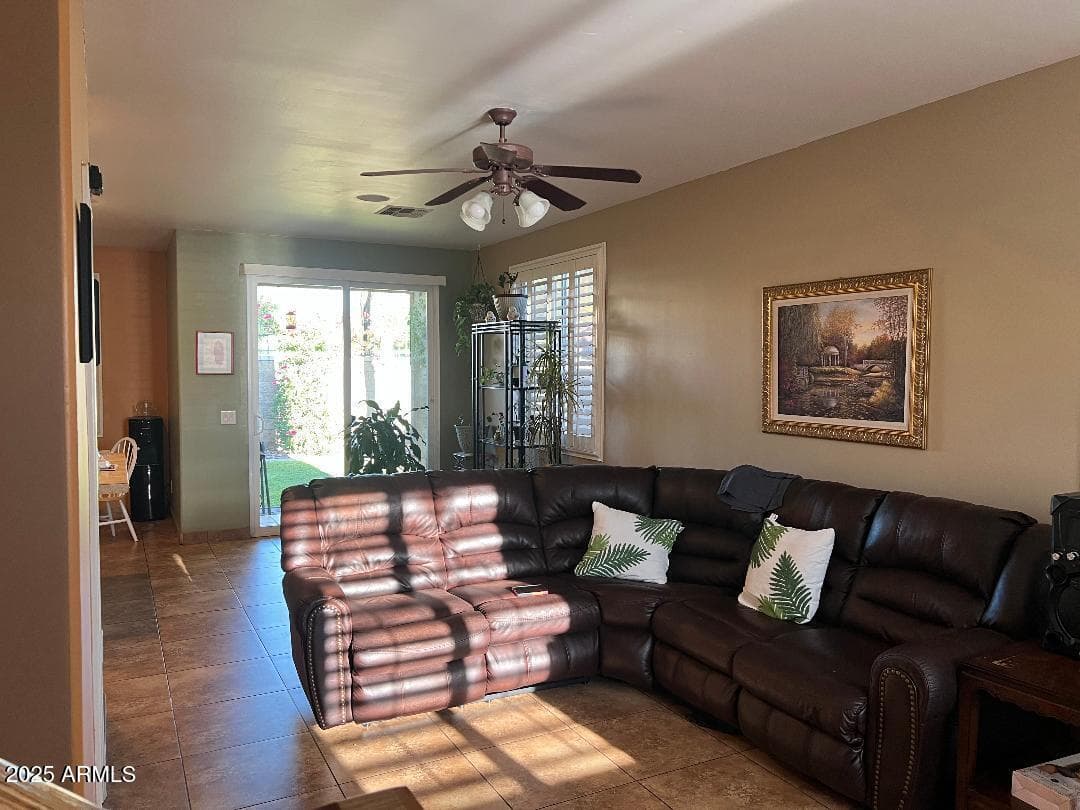 5129 S 15TH Place, Phoenix, AZ 85040 — photo 5 of 7