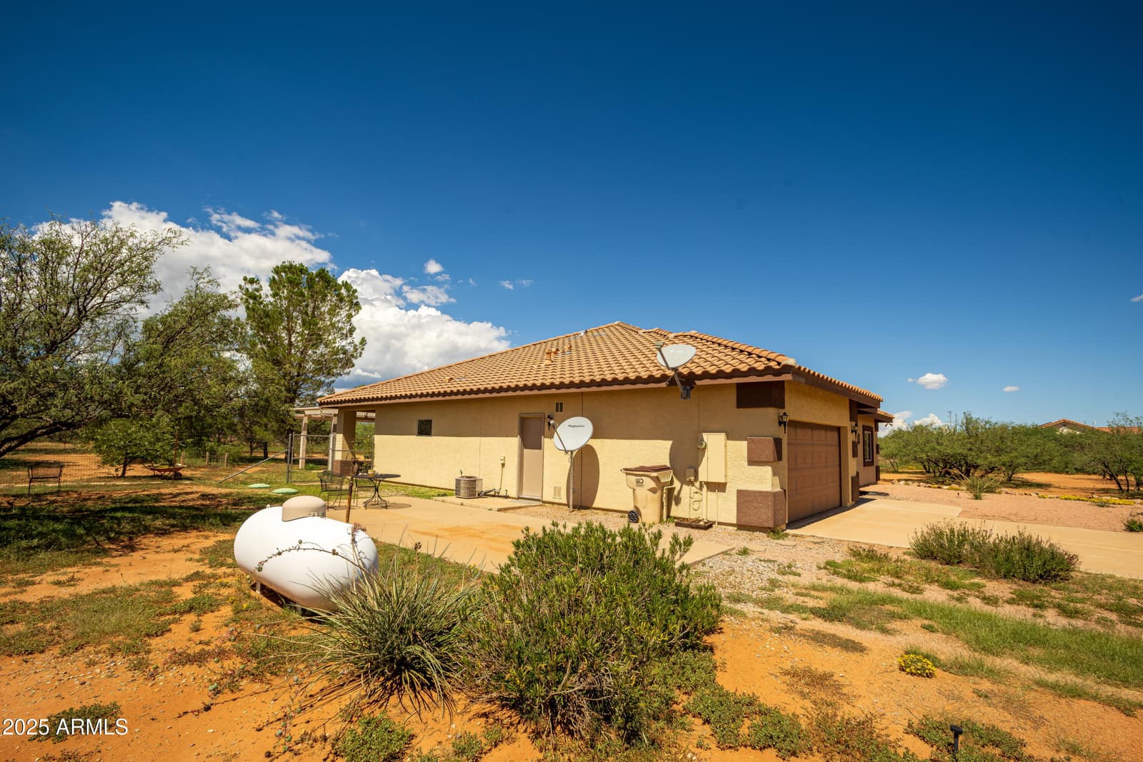 7072 S RIDLING Drive, Hereford, AZ 85615 — photo 9 of 69