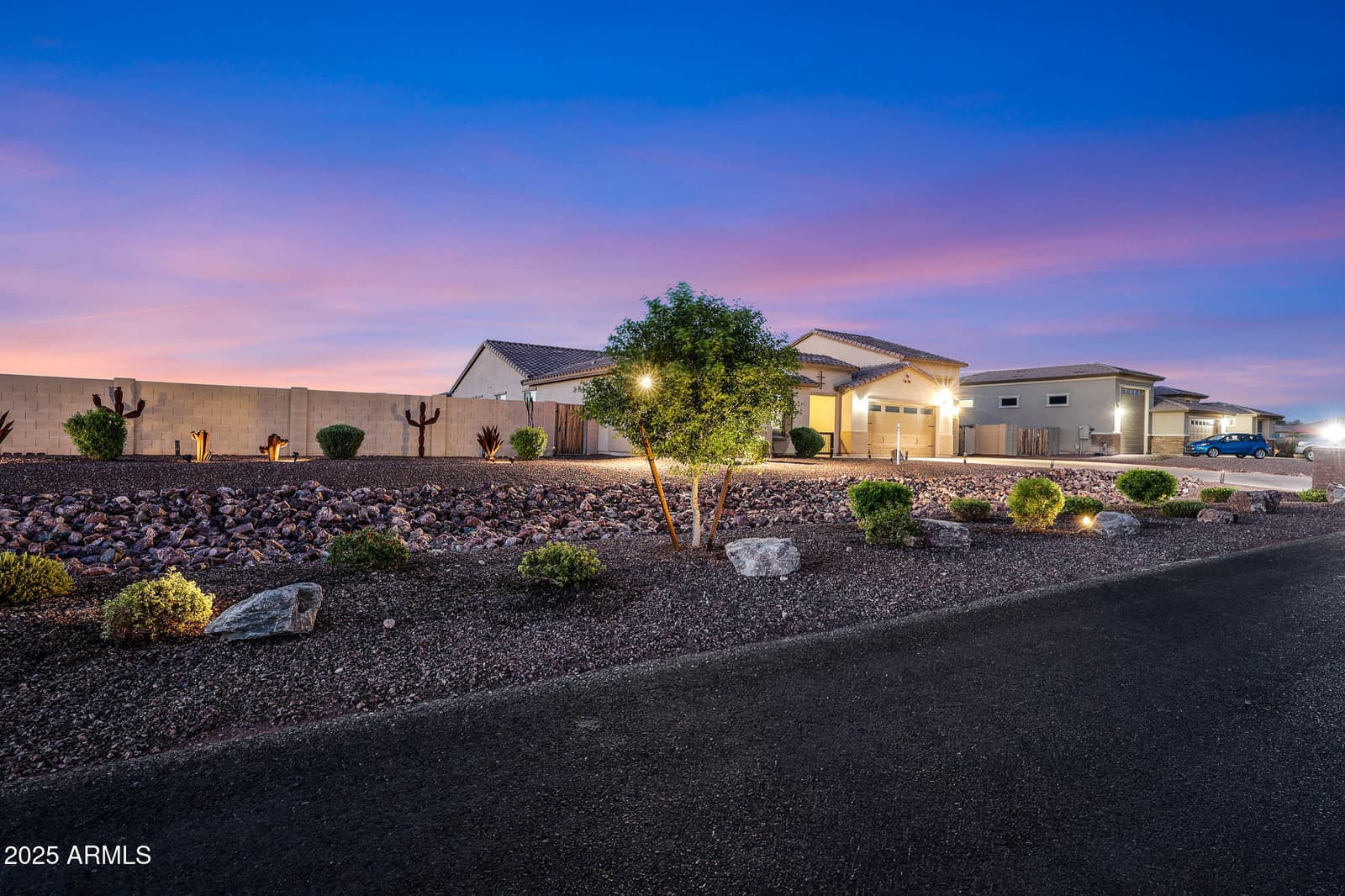 13532 W SIERRA VISTA Drive, Glendale, AZ 85307 — photo 4 of 88