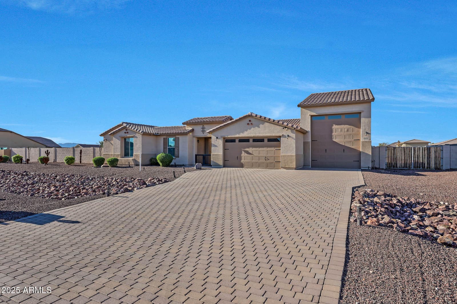 13532 W SIERRA VISTA Drive, Glendale, AZ 85307 — photo 9 of 88